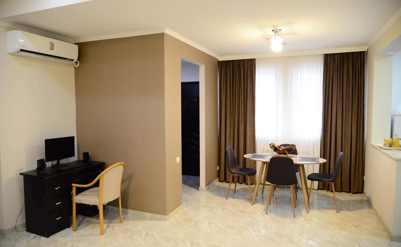 Gng Apartment Tbilisi Esterno foto